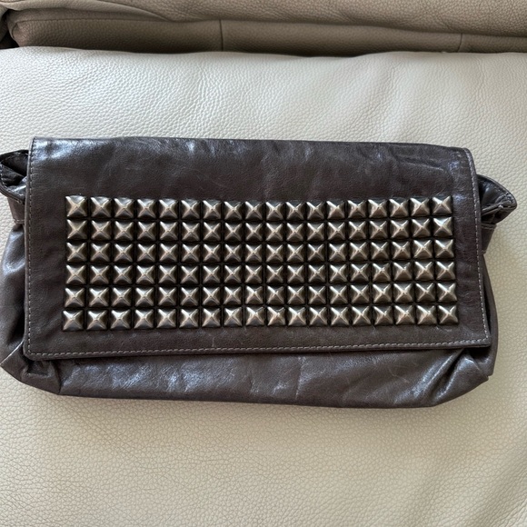 Rylie Malibu studded clutch - Picture 3 of 8